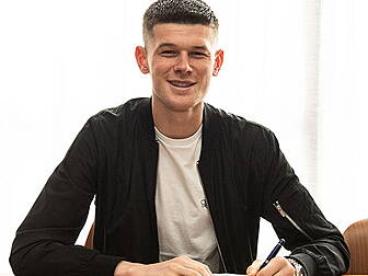 Leeds complete signing of Illa...